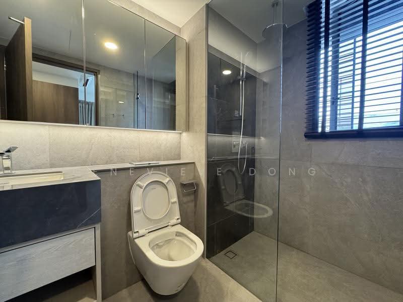 Orchard Sophia, 128 Sophia Road, Orchard / River Valley, 2 Bedrooms, 646 sqft, Condominium For Rent, by Genevieve Dong, 500278366 - Bathroom - PropertyGuru.com.sg