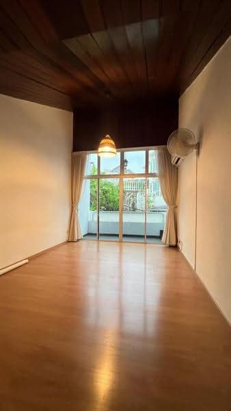 2 Storey Move In Condition Semi D with Wide Frontage in Siglap, Jalan Tua Kong, East Coast / Marine Parade, 5 Bedrooms, 2,928 sqft, Semi-Detached House For Sale, by Mak Hui Lyn, 500278374 - Balcony - PropertyGuru.com.sg