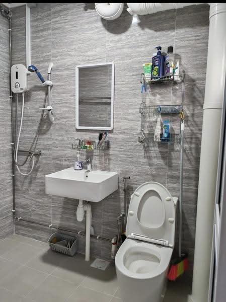 880 Woodlands Street 82, 880 Woodlands Street 82, Admiralty / Woodlands, 3 Bedrooms, 1,130 sqft, HDB Flat For Sale, by Danis ET Lim 林永添, 500278378 - Bathroom - PropertyGuru.com.sg