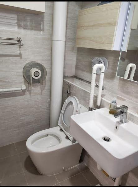 880 Woodlands Street 82, 880 Woodlands Street 82, Admiralty / Woodlands, 3 Bedrooms, 1,130 sqft, HDB Flat For Sale, by Danis ET Lim 林永添, 500278378 - Bathroom - PropertyGuru.com.sg