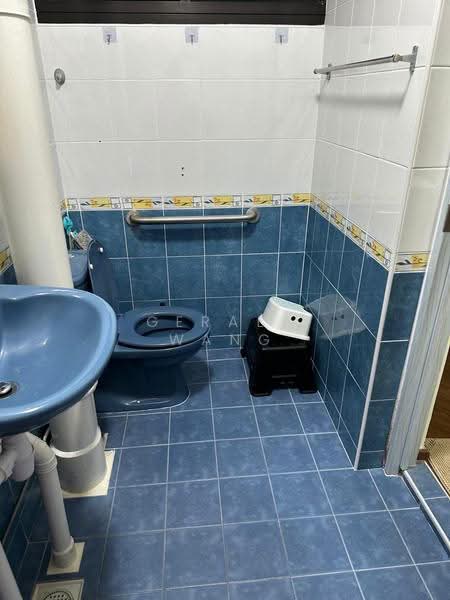103 Tampines Street 11, 103 Tampines Street 11, Pasir Ris / Tampines, Room Rental, 130 sqft, HDB Flat For Rent, by Gerald Wang, 500278382 - Bathroom - PropertyGuru.com.sg