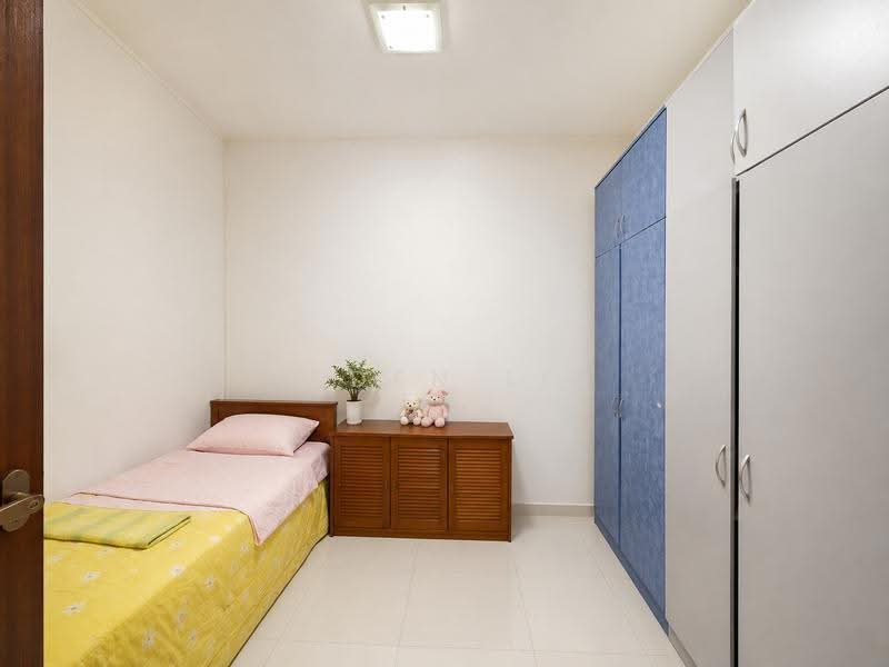 Kovan Road, Kovan Road, Hougang / Punggol / Sengkang, 5 Bedrooms, 2,800 sqft, Terraced House For Sale, by Eden Li, 500278391 - Bedroom - PropertyGuru.com.sg