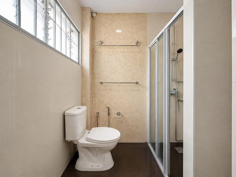 Kovan Road, Kovan Road, Hougang / Punggol / Sengkang, 5 Bedrooms, 2,800 sqft, Terraced House For Sale, by Eden Li, 500278391 - Bathroom - PropertyGuru.com.sg