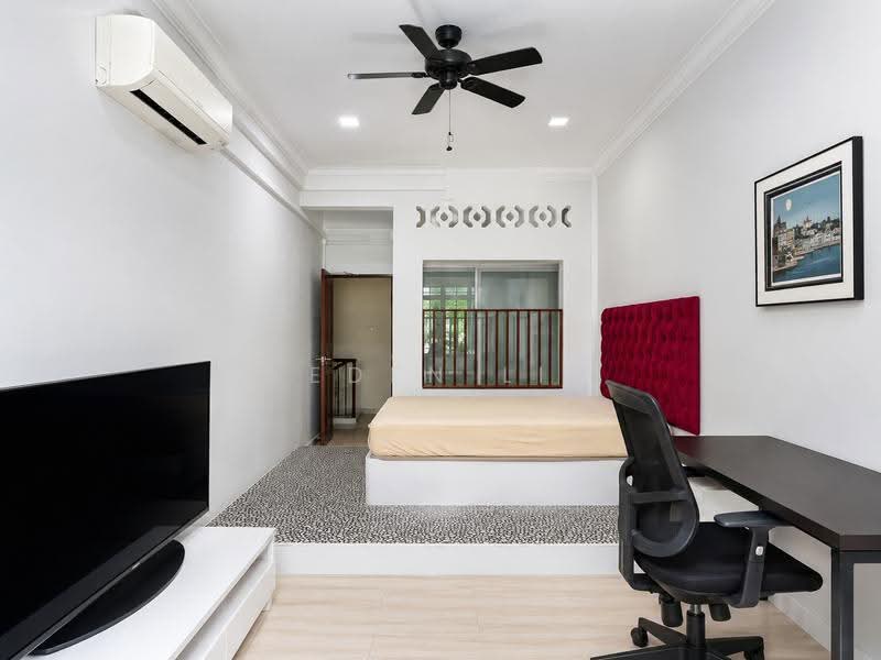 Kovan Road, Kovan Road, Hougang / Punggol / Sengkang, 5 Bedrooms, 2,800 sqft, Terraced House For Sale, by Eden Li, 500278391 - Bedroom - PropertyGuru.com.sg