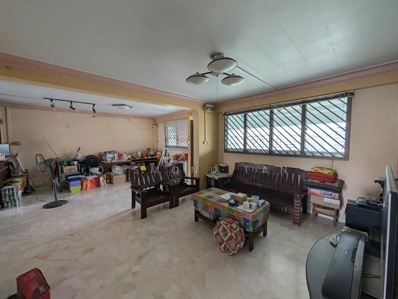 897 Tampines Street 81, 897 Tampines Street 81, Pasir Ris / Tampines, 3 Bedrooms, 1,119 sqft, HDB Flat For Sale, by Desmond Tan, 500278398 - Living Room - PropertyGuru.com.sg