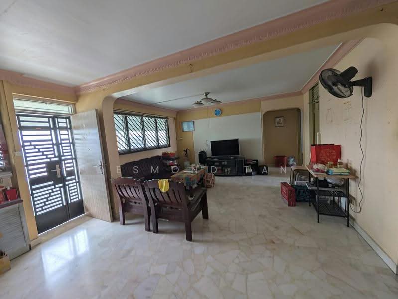 897 Tampines Street 81, 897 Tampines Street 81, Pasir Ris / Tampines, 3 Bedrooms, 1,119 sqft, HDB Flat For Sale, by Desmond Tan, 500278398 - Living Room - PropertyGuru.com.sg