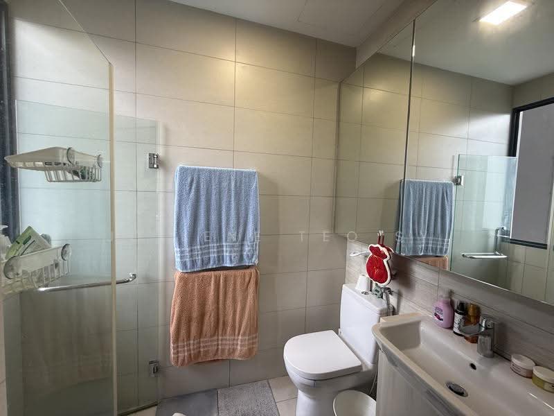 Forte Suites, 88 Mergui Road, Farrer Park / Serangoon Rd, 2 Bedrooms, 614 sqft, Condominium For Sale, by Jollene Teo SY, 500278413 - Bathroom - PropertyGuru.com.sg