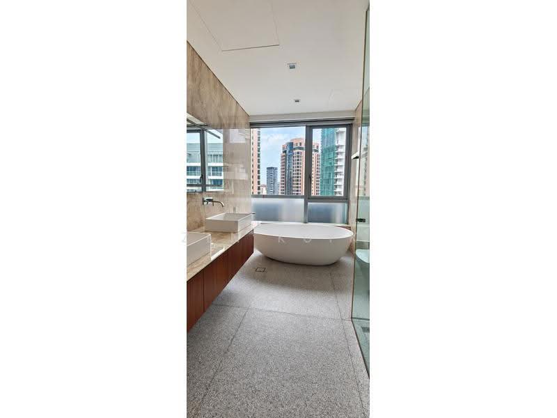 Skyline @ Orchard Boulevard, 23 Angullia Park, Orchard / River Valley, 4 Bedrooms, 3,100 sqft, Condominium For Sale, by Zen Kuik, 500278414 - Bathroom - PropertyGuru.com.sg
