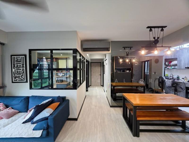 462C Blossom Spring @ Yishun, 462C Yishun Avenue 6, Sembawang / Yishun, 3 Bedrooms, 1,001 sqft, HDB Flat For Sale, by Kamarul Realtor, 500278416 - Living Room - PropertyGuru.com.sg