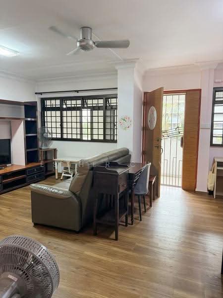 727 Woodlands Circle, 727 Woodlands Circle, Admiralty / Woodlands, 3 Bedrooms, 1,098 sqft, HDB Flat For Sale, by Esther Chye, 500278421 - Living Room - PropertyGuru.com.sg