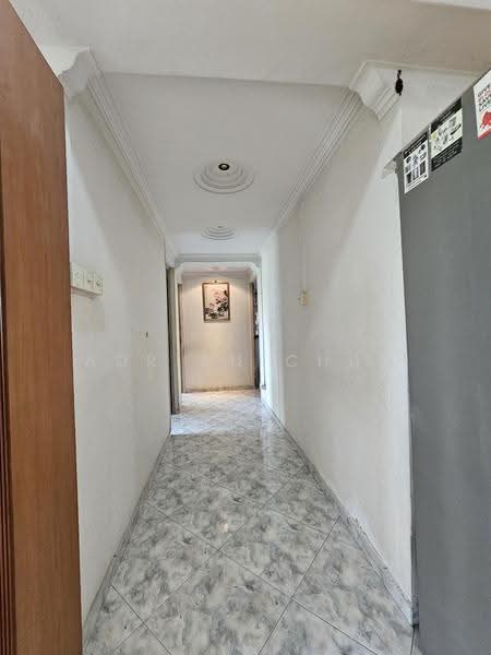 895B Woodlands Drive 50, 895B Woodlands Drive 50, Admiralty / Woodlands, 3 Bedrooms, 1,259 sqft, HDB Flat For Sale, by Adrian Chua, 500278424 - Corridor - PropertyGuru.com.sg