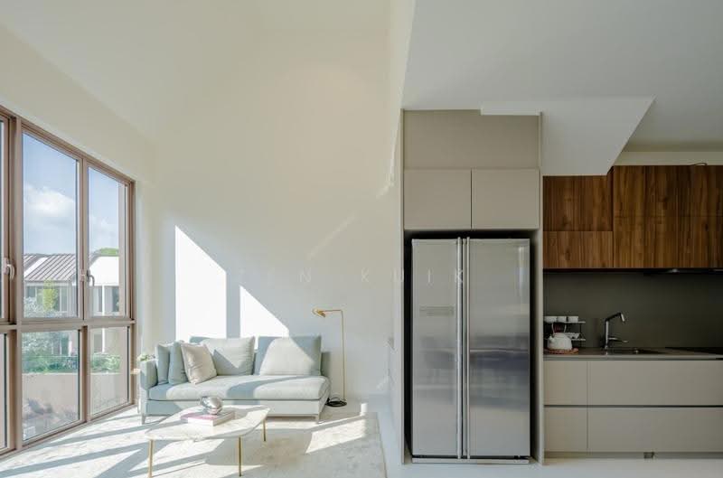Parksuites, 18 Holland Grove Road, Tanglin / Holland / Bukit Timah, 3 Bedrooms, 1,421 sqft, Condominium For Sale, by Zen Kuik, 500278433 - Living Room - PropertyGuru.com.sg