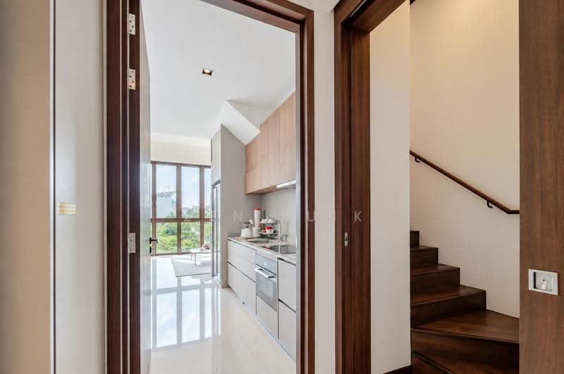 Parksuites, 18 Holland Grove Road, Tanglin / Holland / Bukit Timah, 3 Bedrooms, 1,421 sqft, Condominium For Sale, by Zen Kuik, 500278433 - Kitchen - PropertyGuru.com.sg