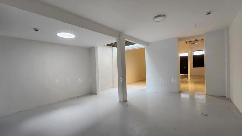Excellent Location Freehold 3-Sty Shophouse @ Keong Saik Road, Keong Saik Road, Neil Road, Duxton Road, Craig Road, Chinatown / Tanjong Pagar, 3,900 sqft, Shop / Shophouse For Sale, by Jennifer Leong, 500278438 - Interior - CommercialGuru.com.sg