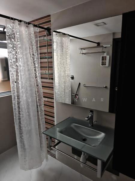 West Coast Gardens, West Coast Drive, Buona Vista / West Coast / Clementi New Town, Room Rental, 350 sqft, Terraced House For Rent, by Mimi Anwar, 500278447 - Bathroom - PropertyGuru.com.sg