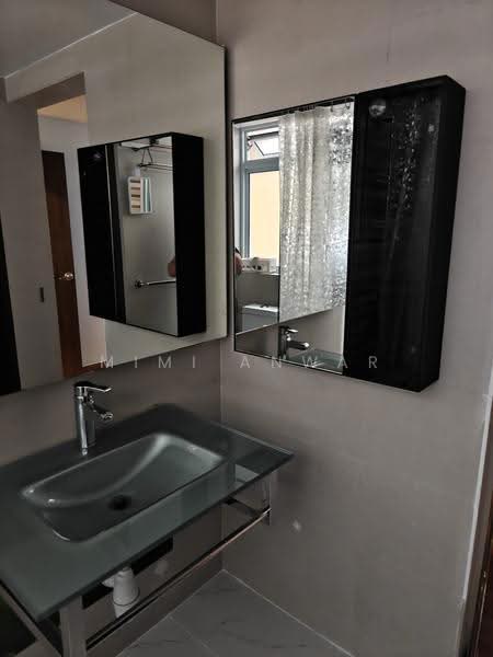 West Coast Gardens, West Coast Drive, Buona Vista / West Coast / Clementi New Town, Room Rental, 350 sqft, Terraced House For Rent, by Mimi Anwar, 500278447 - Bathroom - PropertyGuru.com.sg