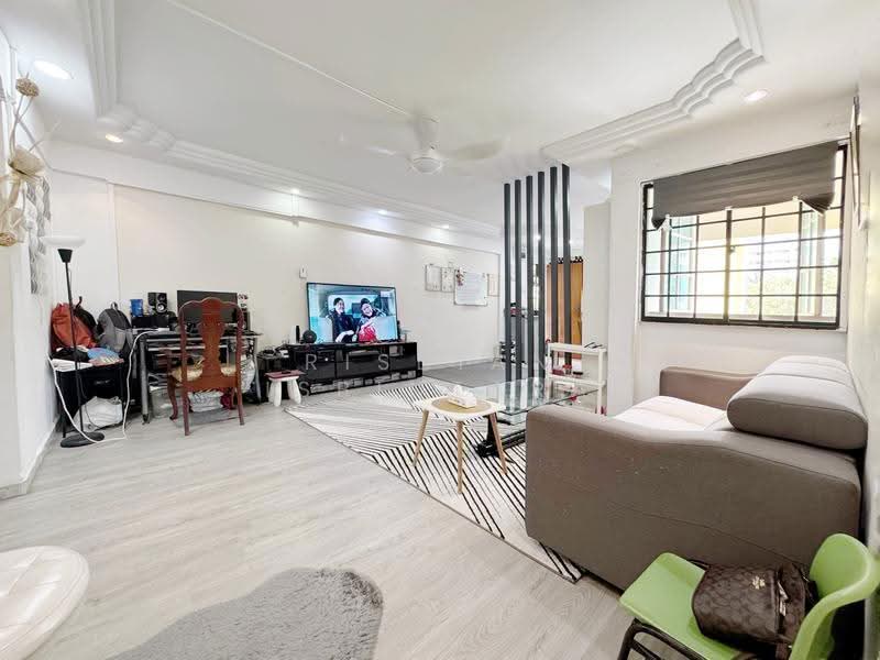 220 Tampines Street 24, 220 Tampines Street 24, Pasir Ris / Tampines, 3 Bedrooms, 1,001 sqft, HDB Flat For Sale, by Risdian Isbintara, 500278452 - Living Room - PropertyGuru.com.sg