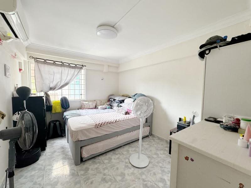 220 Tampines Street 24, 220 Tampines Street 24, Pasir Ris / Tampines, 3 Bedrooms, 1,001 sqft, HDB Flat For Sale, by Risdian Isbintara, 500278452 - Bedroom - PropertyGuru.com.sg