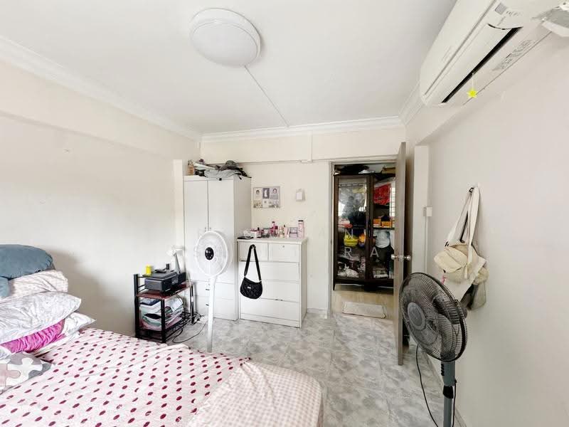 220 Tampines Street 24, 220 Tampines Street 24, Pasir Ris / Tampines, 3 Bedrooms, 1,001 sqft, HDB Flat For Sale, by Risdian Isbintara, 500278452 - Bedroom - PropertyGuru.com.sg