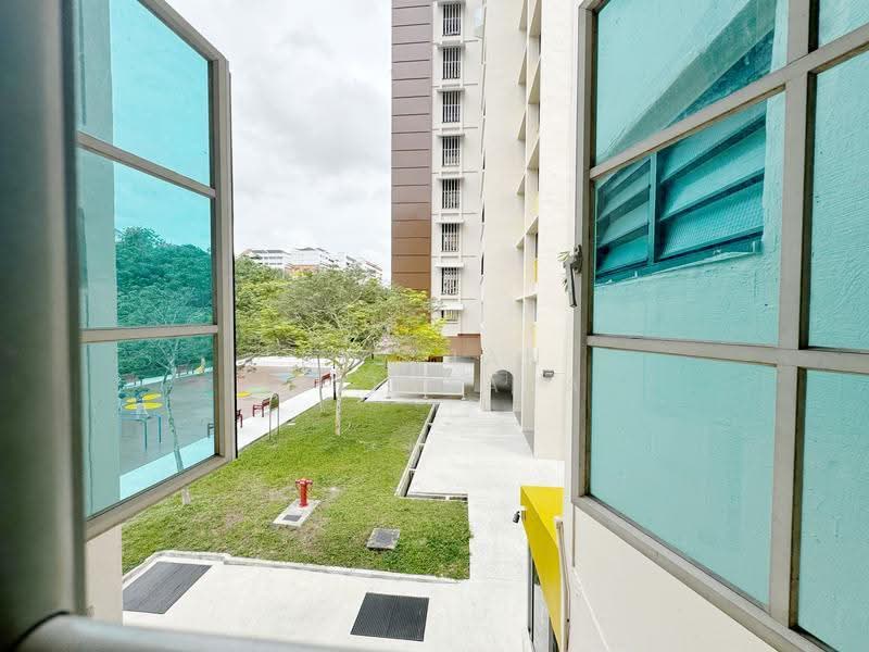 220 Tampines Street 24, 220 Tampines Street 24, Pasir Ris / Tampines, 3 Bedrooms, 1,001 sqft, HDB Flat For Sale, by Risdian Isbintara, 500278452 - Exterior - PropertyGuru.com.sg