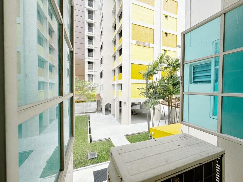 220 Tampines Street 24, 220 Tampines Street 24, Pasir Ris / Tampines, 3 Bedrooms, 1,001 sqft, HDB Flat For Sale, by Risdian Isbintara, 500278452 - Exterior - PropertyGuru.com.sg