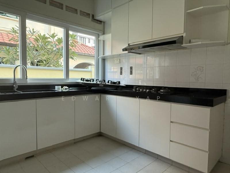 DUCHESS AVE, DUCHESS AVENUE, Tanglin / Holland / Bukit Timah, 4 Bedrooms, 2,500 sqft, Semi-Detached House For Rent, by Edward Yap, 500278470 - Kitchen - PropertyGuru.com.sg