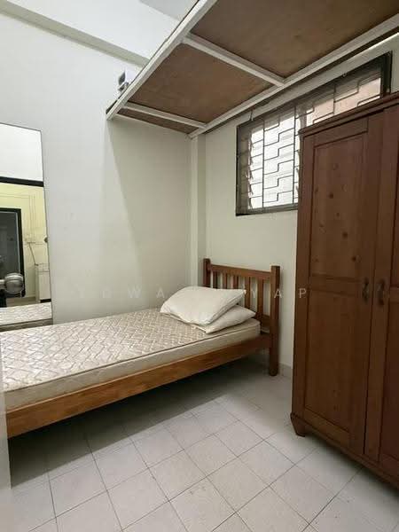 DUCHESS AVE, DUCHESS AVENUE, Tanglin / Holland / Bukit Timah, 4 Bedrooms, 2,500 sqft, Semi-Detached House For Rent, by Edward Yap, 500278470 - Bedroom - PropertyGuru.com.sg
