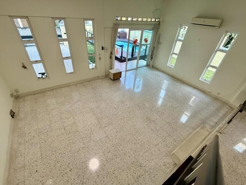 DUCHESS AVE, DUCHESS AVENUE, Tanglin / Holland / Bukit Timah, 4 Bedrooms, 2,500 sqft, Semi-Detached House For Rent, by Edward Yap, 500278470 - Living Room - PropertyGuru.com.sg