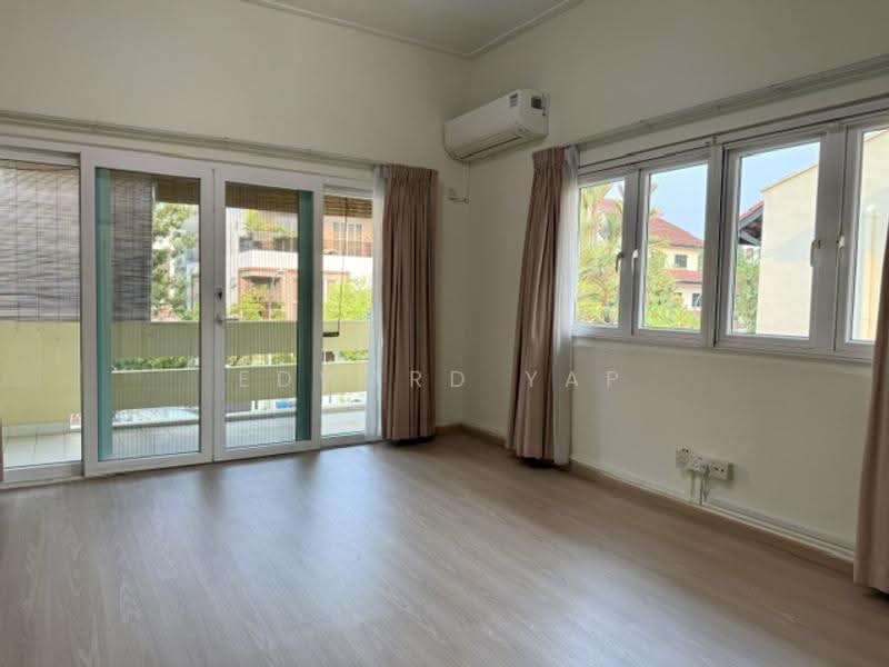 DUCHESS AVE, DUCHESS AVENUE, Tanglin / Holland / Bukit Timah, 4 Bedrooms, 2,500 sqft, Semi-Detached House For Rent, by Edward Yap, 500278470 - Living Room - PropertyGuru.com.sg