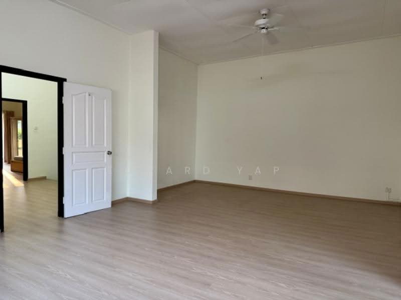 DUCHESS AVE, DUCHESS AVENUE, Tanglin / Holland / Bukit Timah, 4 Bedrooms, 2,500 sqft, Semi-Detached House For Rent, by Edward Yap, 500278470 - Living Room - PropertyGuru.com.sg
