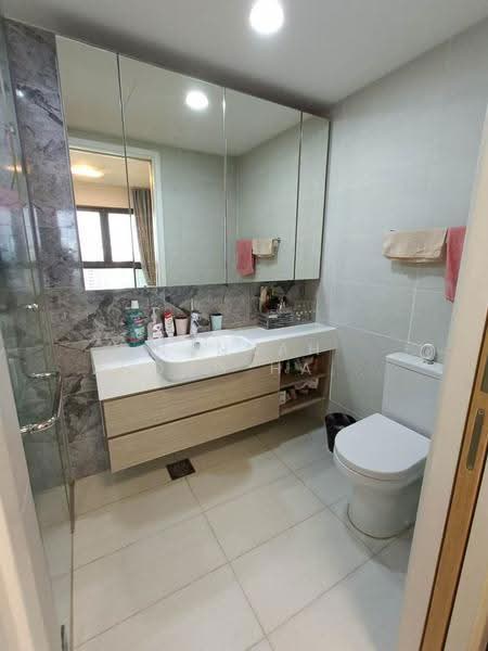 The Lakefront Residences, 46 Lakeside Drive, Boon Lay / Jurong / Tuas, 2 Bedrooms, 721 sqft, Condominium For Sale, by Hannah Zhong Hanmei, 500278487 - Bathroom - PropertyGuru.com.sg