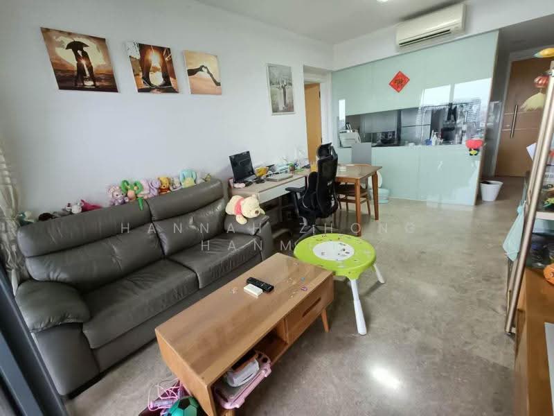 The Lakefront Residences, 46 Lakeside Drive, Boon Lay / Jurong / Tuas, 2 Bedrooms, 721 sqft, Condominium For Sale, by Hannah Zhong Hanmei, 500278487 - Living Room - PropertyGuru.com.sg