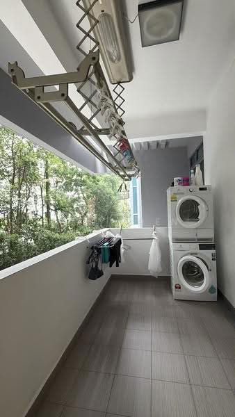 Viz at Holland, 221 Queensway, Tanglin / Holland / Bukit Timah, 2 Bedrooms, 1,109 sqft, Condominium For Rent, by Titi Chen, 500278491 - Balcony - PropertyGuru.com.sg