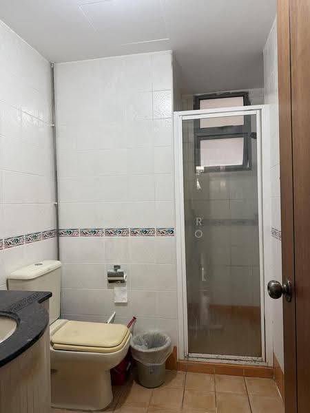 The Florida, 78 Hougang Avenue 7, Hougang / Punggol / Sengkang, 3 Bedrooms, 1,292 sqft, Condominium For Rent, by Arthur Franco, 500278493 - Bathroom - PropertyGuru.com.sg