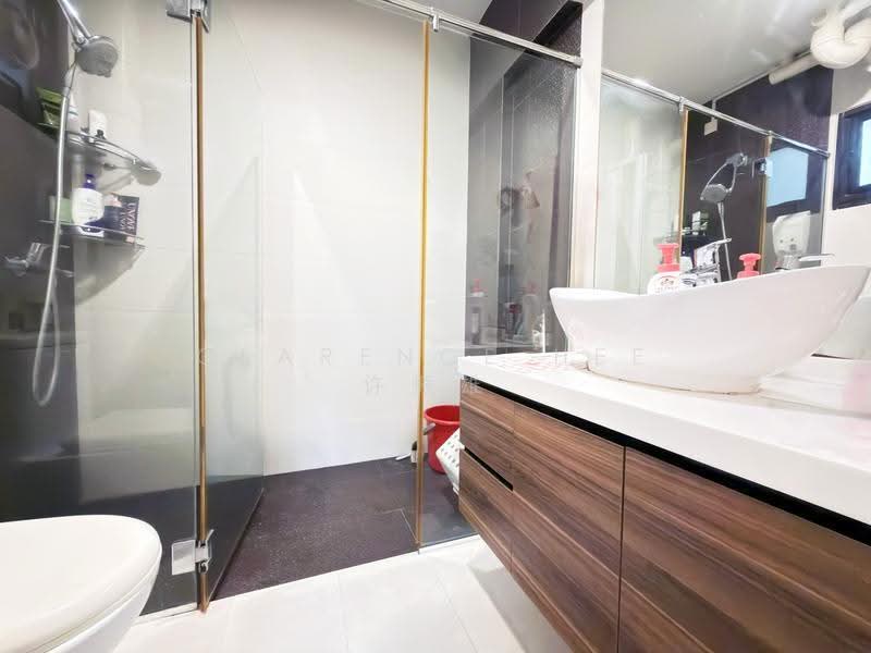 309A Anchorvale Road, 309A Anchorvale Road, Hougang / Punggol / Sengkang, 3 Bedrooms, 968 sqft, HDB Flat For Sale, by Clarence Hee 许振雄, 500278494 - Bathroom - PropertyGuru.com.sg