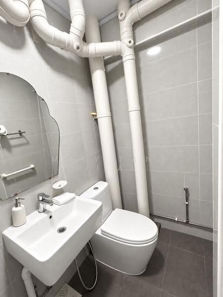 40 Sims Drive, 40 Sims Drive, Eunos / Geylang / Paya Lebar, 3 Bedrooms, 1,108 sqft, HDB Flat For Sale, by Mary Tang Ji'Ai, 500278505 - Bathroom - PropertyGuru.com.sg