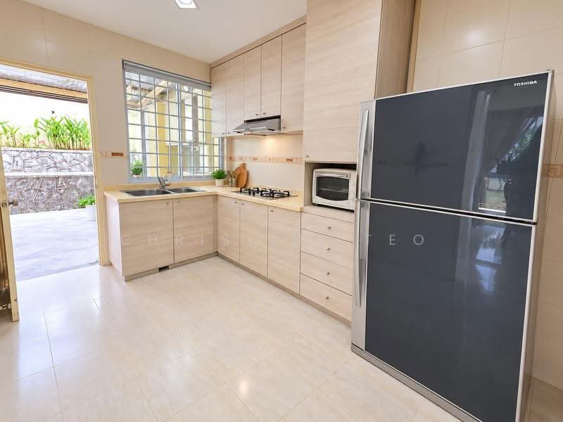 Kimsia Park, Jalan Lada Puteh, Orchard / River Valley, 3 Bedrooms, 2,300 sqft, Corner Terrace For Sale, by Christine Teo, 500278511 - Kitchen - PropertyGuru.com.sg