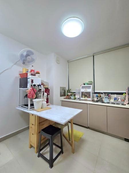 Rosewood Suites, 61 Rosewood Drive, Admiralty / Woodlands, 3 Bedrooms, 1,421 sqft, Condominium For Rent, by Fong Jian Hao, 500278519 - Kitchen - PropertyGuru.com.sg