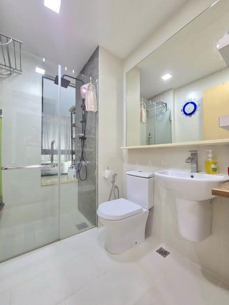 Rosewood Suites, 61 Rosewood Drive, Admiralty / Woodlands, 3 Bedrooms, 1,421 sqft, Condominium For Rent, by Fong Jian Hao, 500278519 - Bathroom - PropertyGuru.com.sg