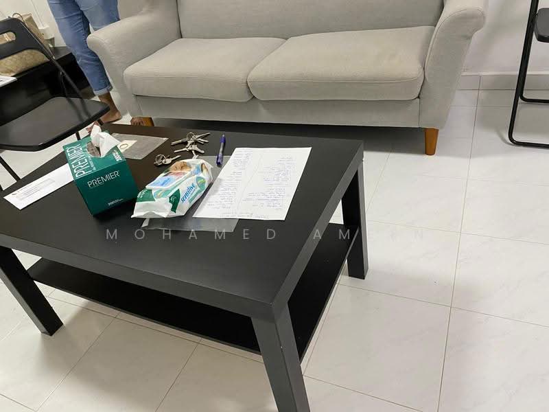 205 Jurong East Street 21, 205 Jurong East Street 21, Boon Lay / Jurong / Tuas, 2 Bedrooms, 722 sqft, HDB Flat For Rent, by Mohamed Ameen, 500278544 - Living Room - PropertyGuru.com.sg