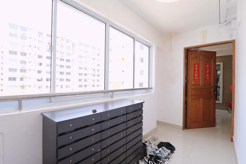 978 Jurong West Street 93, 978 Jurong West Street 93, Boon Lay / Jurong / Tuas, 3 Bedrooms, 1,367 sqft, HDB Flat For Sale, by Tiffany Chan, 500278553 - Entrance - PropertyGuru.com.sg