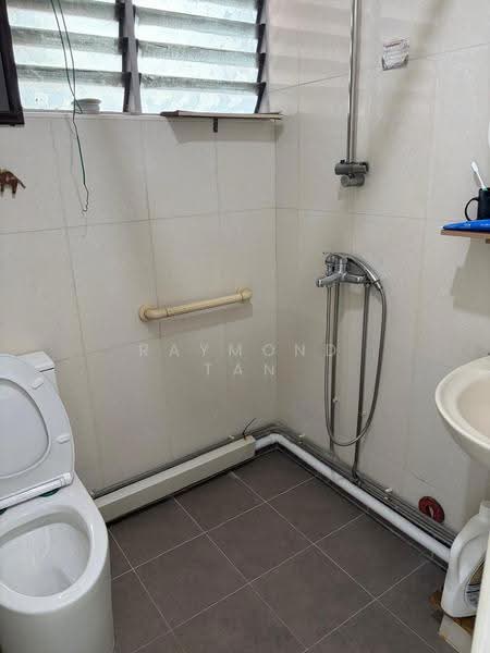 105 Potong Pasir Avenue 1, 105 Potong Pasir Avenue 1, Macpherson / Potong Pasir, Room Rental, 100 sqft, HDB Flat For Rent, by Raymond Tan, 500278560 - Bathroom - PropertyGuru.com.sg