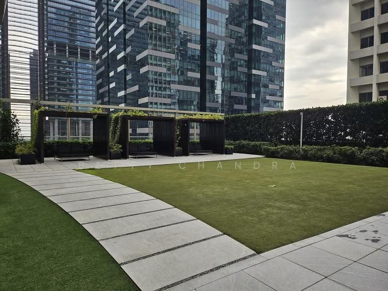 One Shenton, 1 Shenton Way, Boat Quay / Raffles Place / Marina, 1 Bedroom, 1,001 sqft, Condominium For Sale, by Betty Chandra, 500278562 - Exterior - PropertyGuru.com.sg