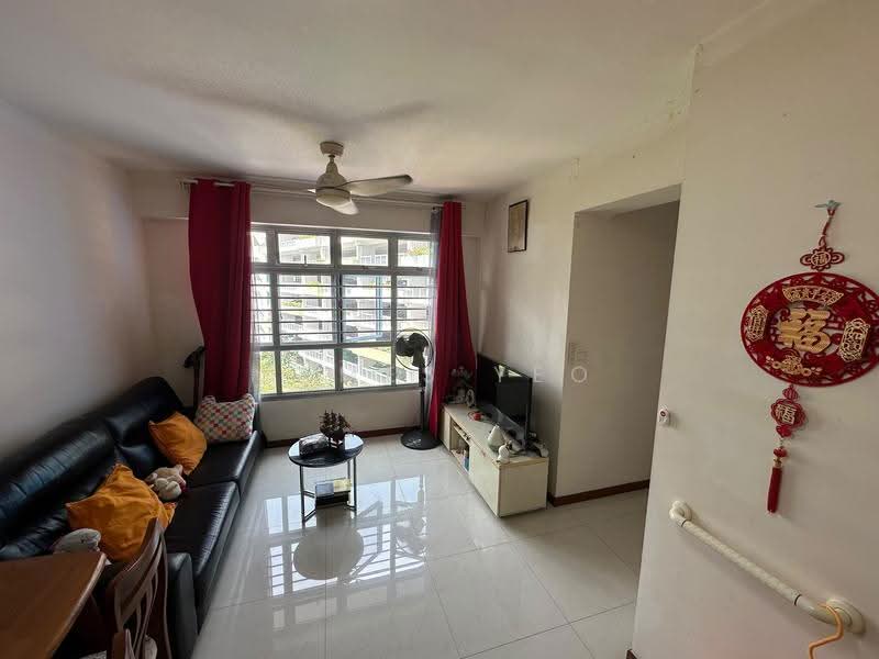675D Fern Grove @ Yishun, 675D Yishun Avenue 4, Sembawang / Yishun, 2 Bedrooms, 731 sqft, HDB Flat For Sale, by James Yeo, 500278573 - Living Room - PropertyGuru.com.sg