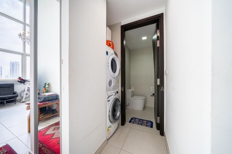 The Rochester Residences, 33 Rochester Drive, Buona Vista / West Coast / Clementi New Town, 2 Bedrooms, 1,281 sqft, Apartment For Sale, by Christina Tan, 500278584 - Bathroom - PropertyGuru.com.sg