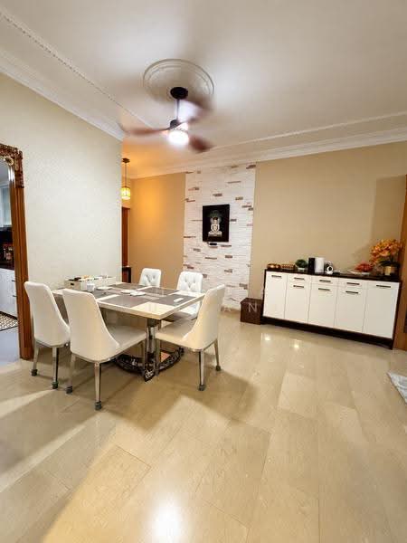 Haig Court, 152 Haig Road, East Coast / Marine Parade, 3 Bedrooms, 1,453 sqft, Condominium For Sale, by Champa Murjani, 500278593 - PropertyGuru.com.sg