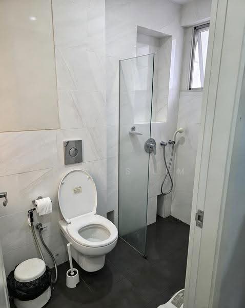 13 Marine Terrace, 13 Marine Terrace, East Coast / Marine Parade, 3 Bedrooms, 1,356 sqft, HDB Flat For Sale, by Dennis Lim, 500278596 - Bathroom - PropertyGuru.com.sg
