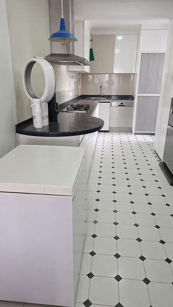 13 Marine Terrace, 13 Marine Terrace, East Coast / Marine Parade, 3 Bedrooms, 1,356 sqft, HDB Flat For Sale, by Dennis Lim, 500278596 - Kitchen - PropertyGuru.com.sg