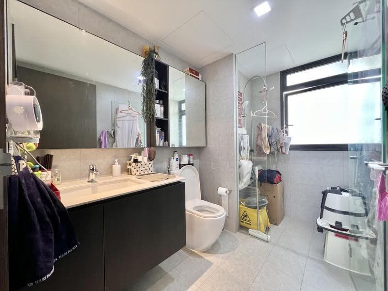 iNz Residence, 68 Choa Chu Kang Avenue 5, Dairy Farm / Bukit Panjang / Choa Chu Kang, 3 Bedrooms, 990 sqft, Condominium For Sale, by Nate Lim, 500278605 - Bathroom - PropertyGuru.com.sg