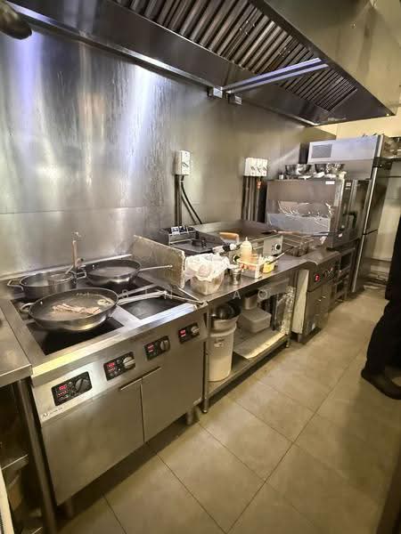 Yeley Building, 730 Upper Serangoon Road, Hougang / Punggol / Sengkang, 1,421 sqft, Food & Beverage For Rent, by Sin Yao, 500278622 - Kitchen - CommercialGuru.com.sg